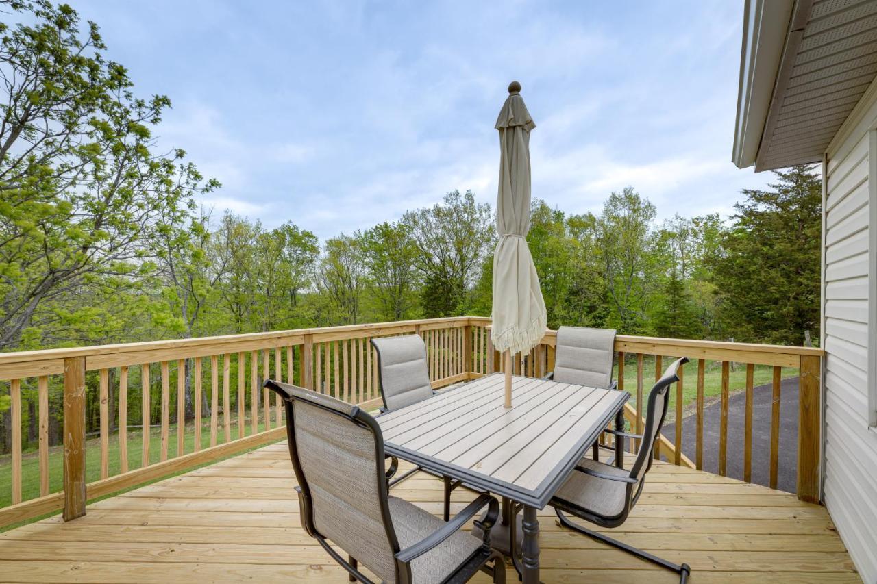 Cozy Kentucky Retreat - Deck, Near Ark Encounter! Villa Dry Ridge Bagian luar foto